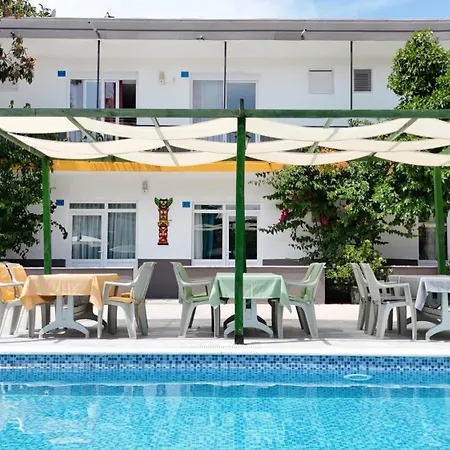 Hillside Aparthotel *