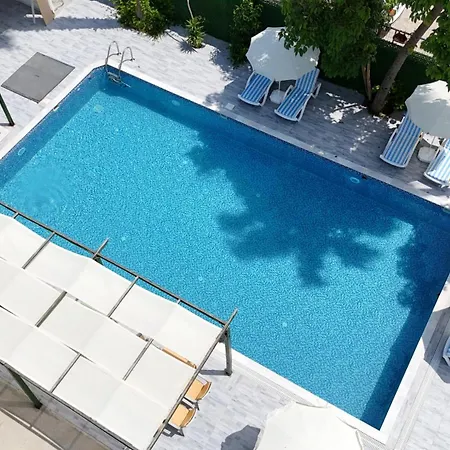 Hillside Aparthotel *